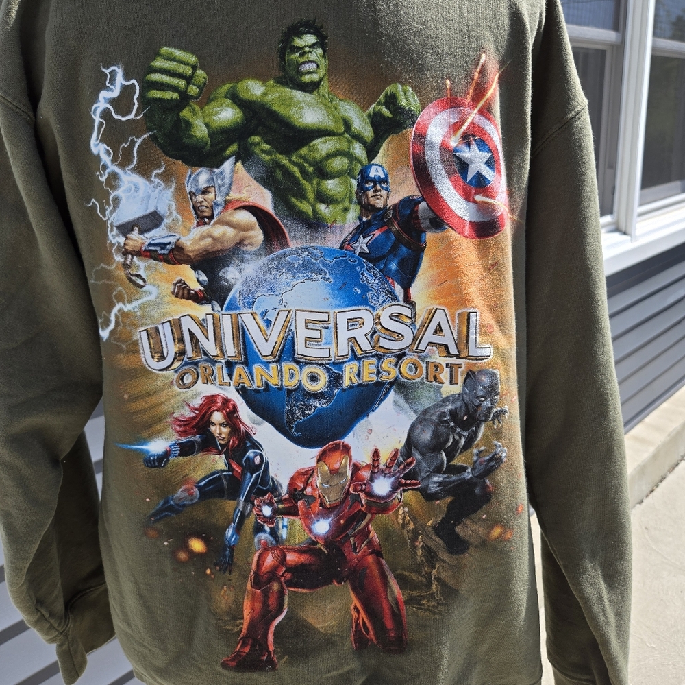 Universal Orlando Resort Zip-Up Hoodie -Marvel Comics